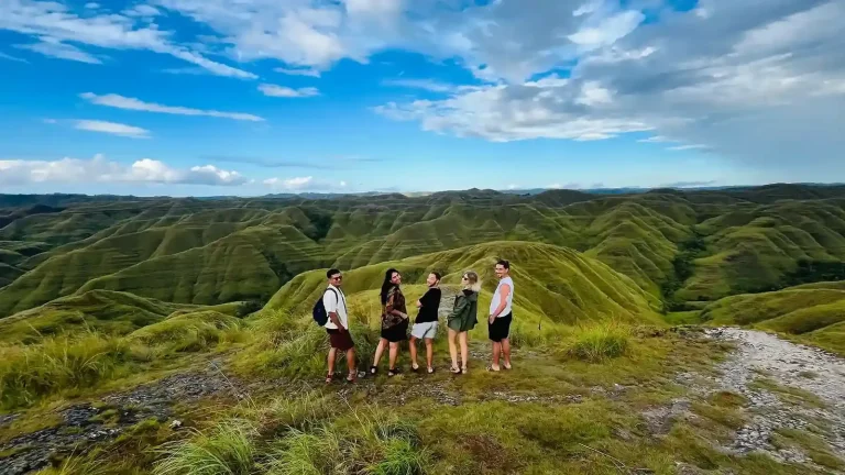 Open trip group on a Sumba hilltop